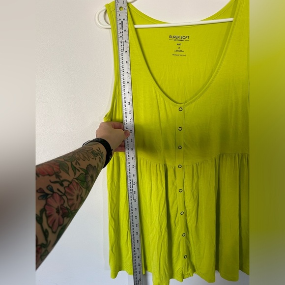 Torrid Babydoll Super Soft Scoop Neck Button-Front Tank Size 2 - Picture 7 of 9